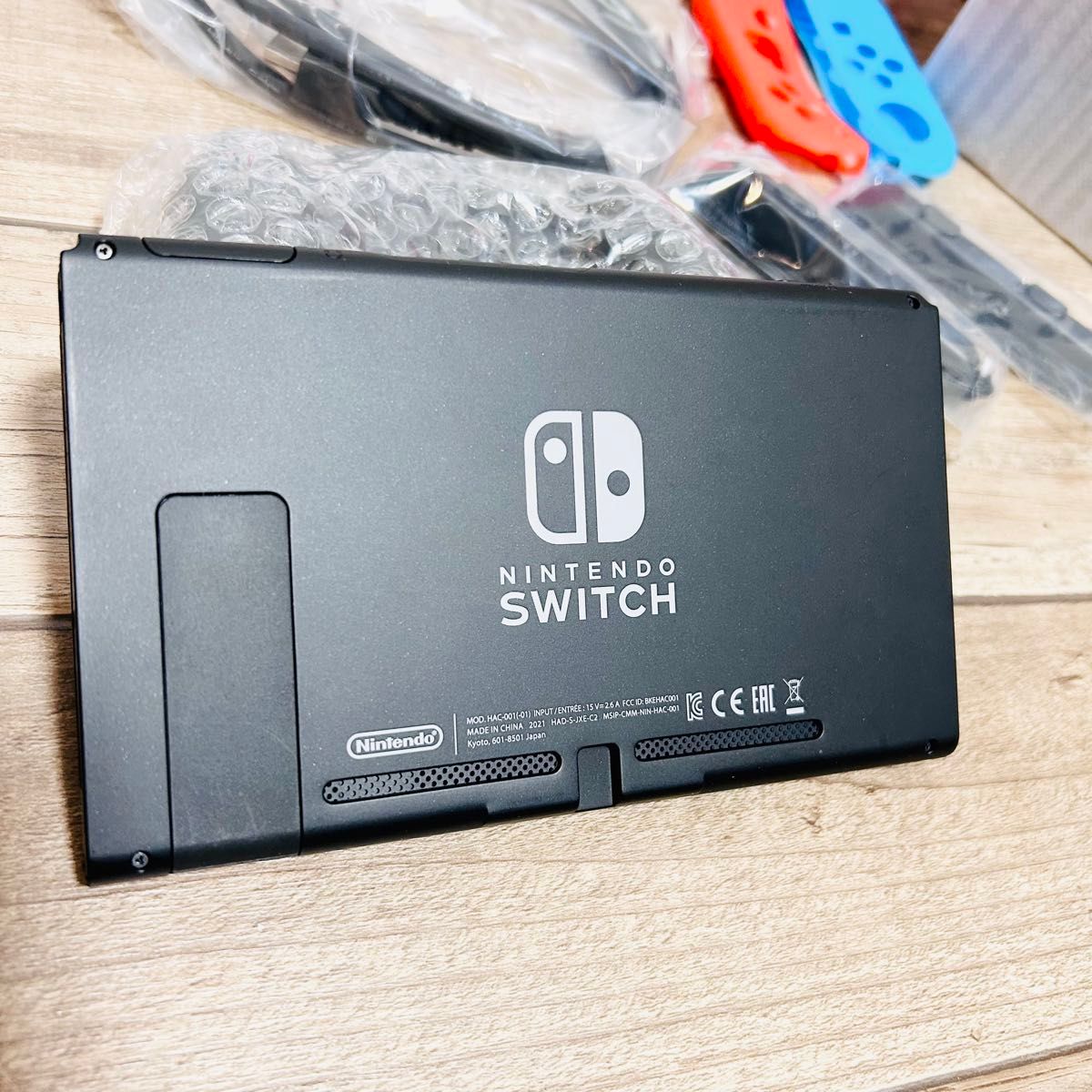 【使用3ヶ月 美品】Nintendo Switch  HAC-001 ニンテンドースイッチ
