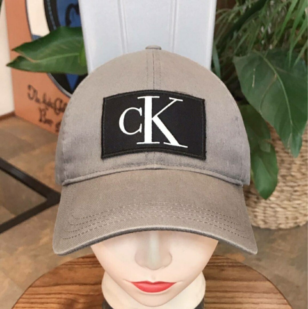 カルバンクライン CALVIN KLEIN JEANS ストラップバックキャップ 帽子 グレー系 フリーサイズ(約56〜59㌢) 複数落札同梱発送可の画像1
