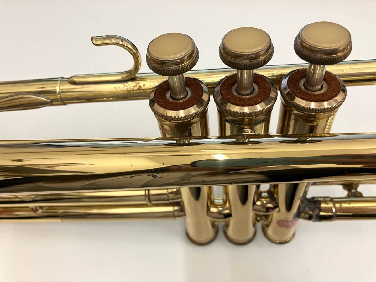#2140 YAMAHA ヤマハ トランペット YTR-233 現状品 マウスピース ハードケース付 金管楽器 管楽器の画像5