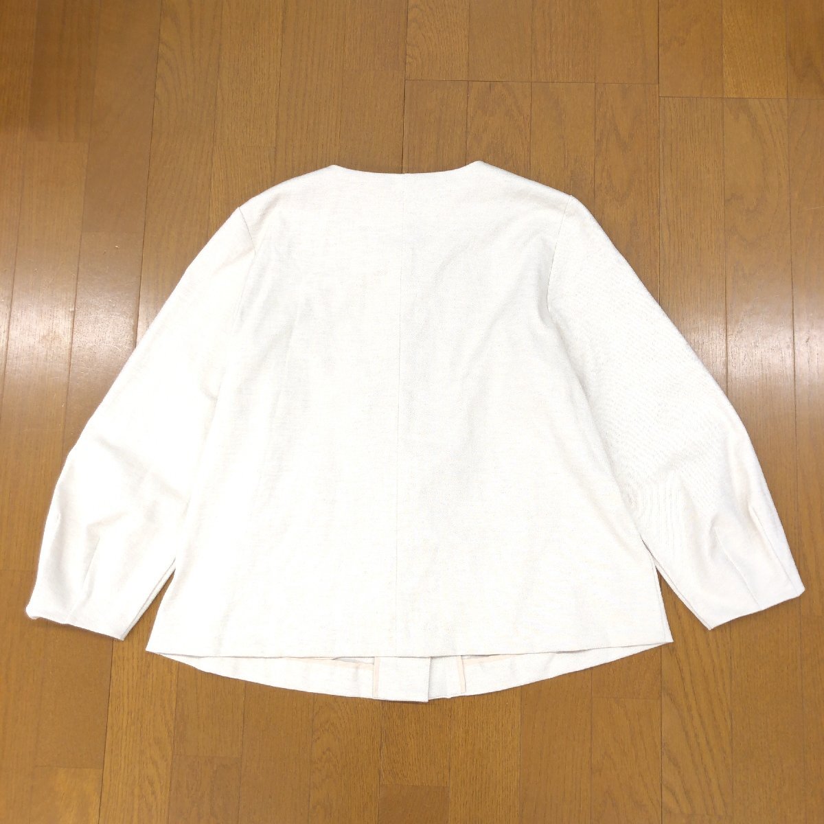 美品 CORDIER コルディア 麻 リネンブレンド ノーカラー サマージャケット 40 ライトベージュ 日本製 羽織り 国内正規品 レディースの画像2