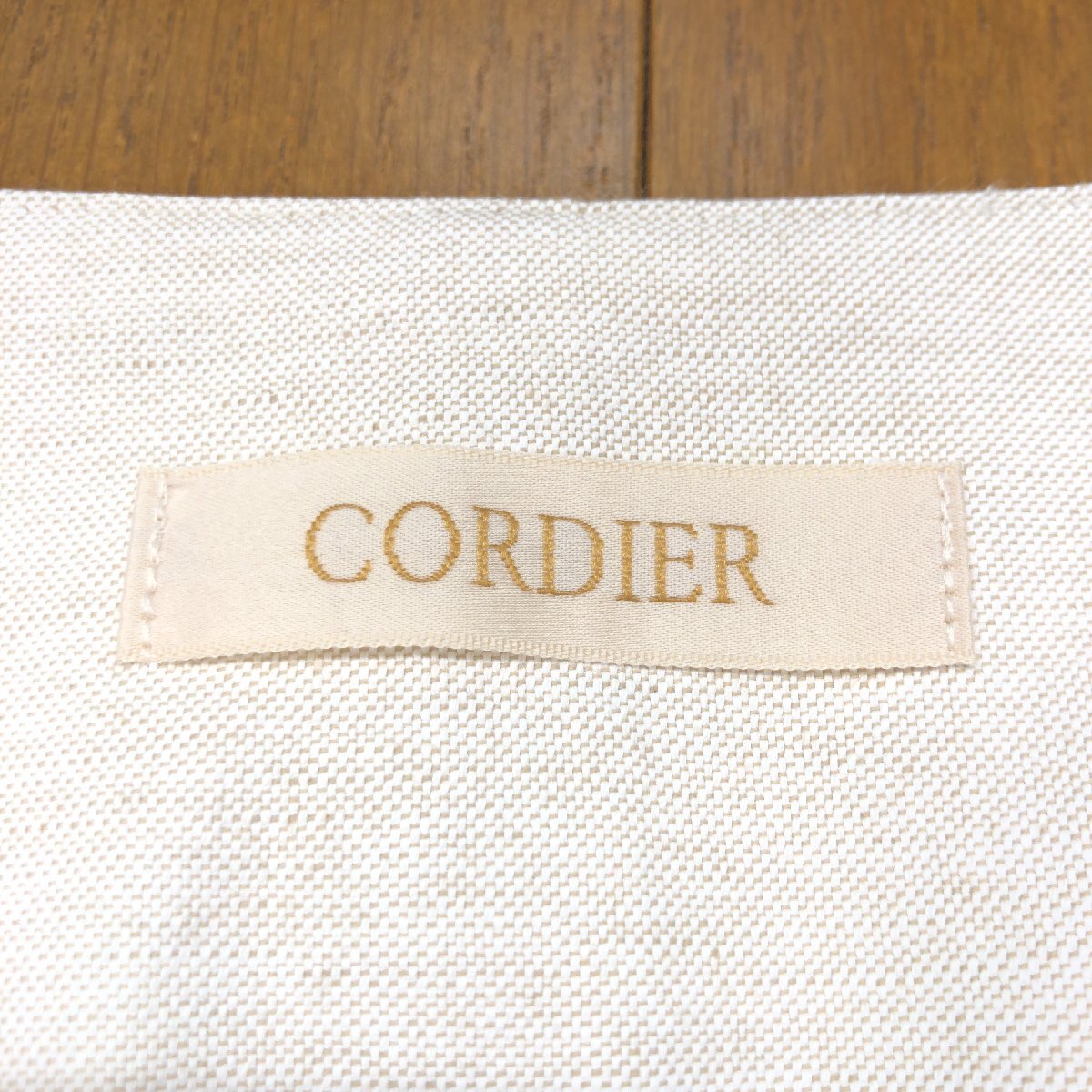 美品 CORDIER コルディア 麻 リネンブレンド ノーカラー サマージャケット 40 ライトベージュ 日本製 羽織り 国内正規品 レディースの画像3