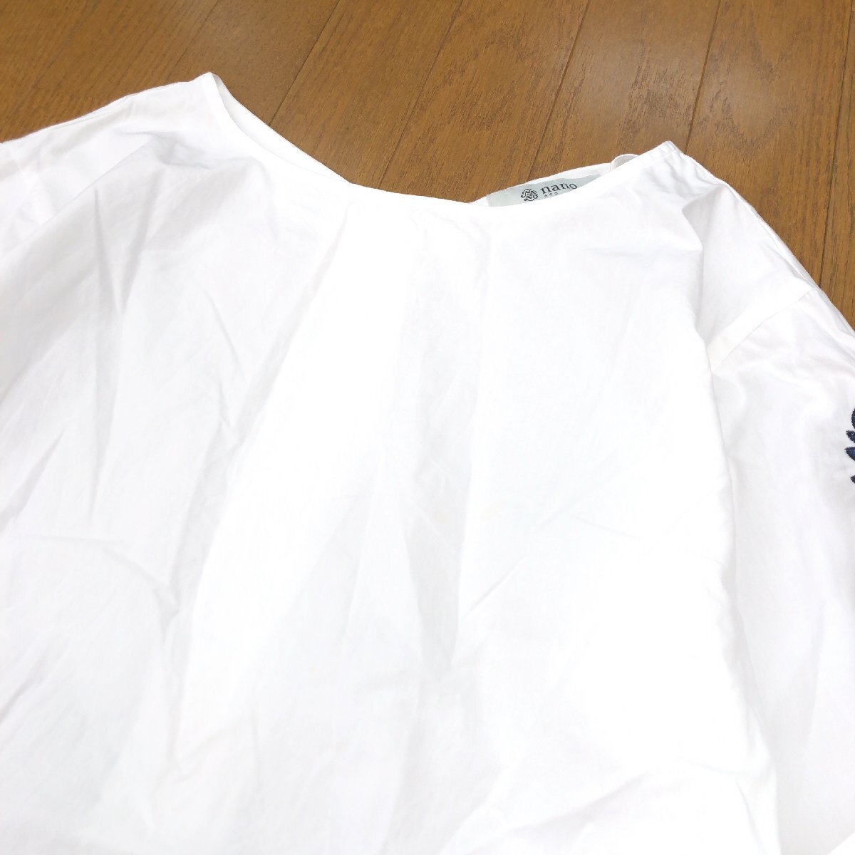 NANO＆CO ナノユニバース 刺繍デザイン パフスリーブ プルオーバー シャツ F 白 ホワイト ブラウス カットソー バックボタン 女性用の画像4
