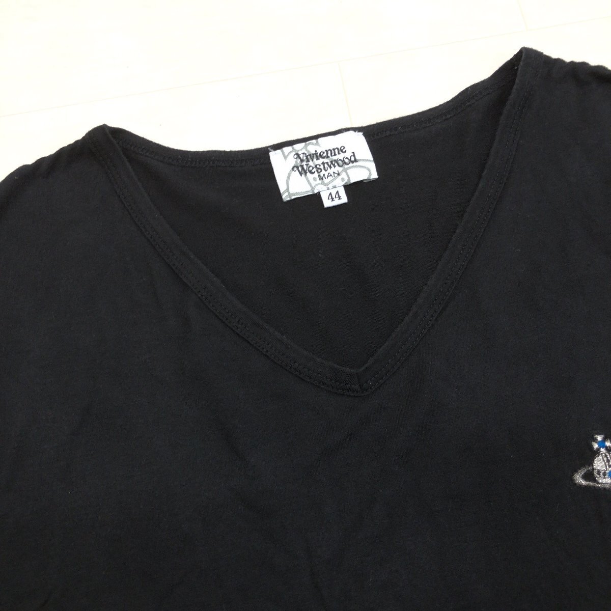 Vivienne Westwood MAN ヴィヴィアンウエストウッド オーブ刺繍 Vネック Tシャツ 44(S) 黒 ブラック 半袖 トップス 日本製 国内正規品 紳士_画像4