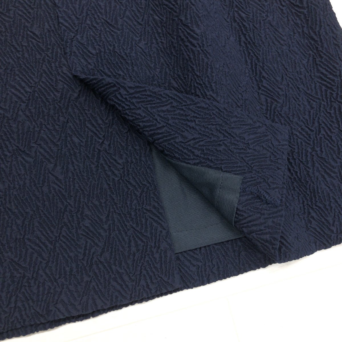 ●美品 Christian Dior クリスチャンディオール プリーツ加工 シルク スカートスーツ 上下セットアップ 9(M) 濃紺 ノーカラージャケット_画像8