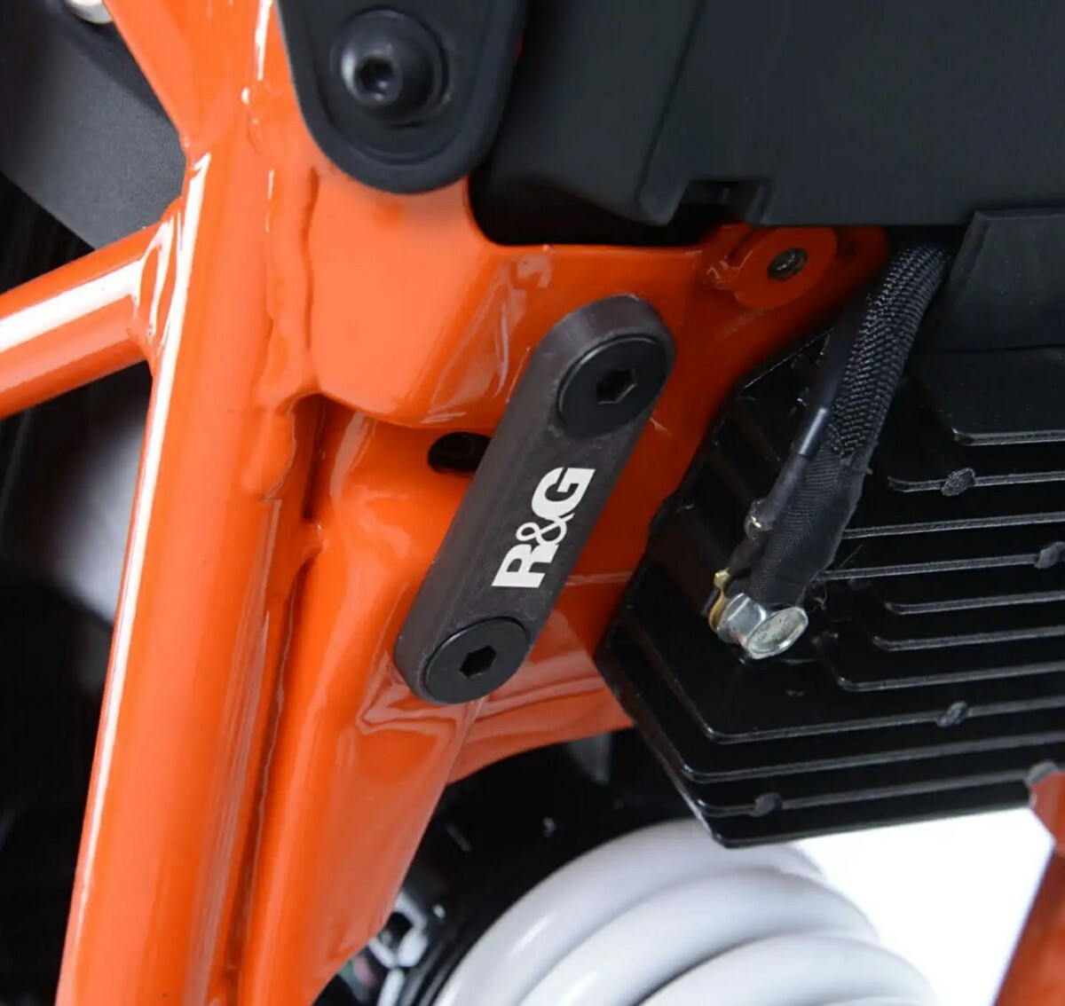R&G│サイレンサーステー│KTM DUKE125 (17-23)│マフラー R&G│サイレンサーステー│KTM DUKE125 (17-23)│マフラー