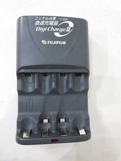 FUJIFILM [富士フイルム] デジチャージ2 ニッケル水素/ニカド急速充電器 単3形 単4形 充電式乾電池 充電確認済み /ジャンク品扱い V16.0の画像2
