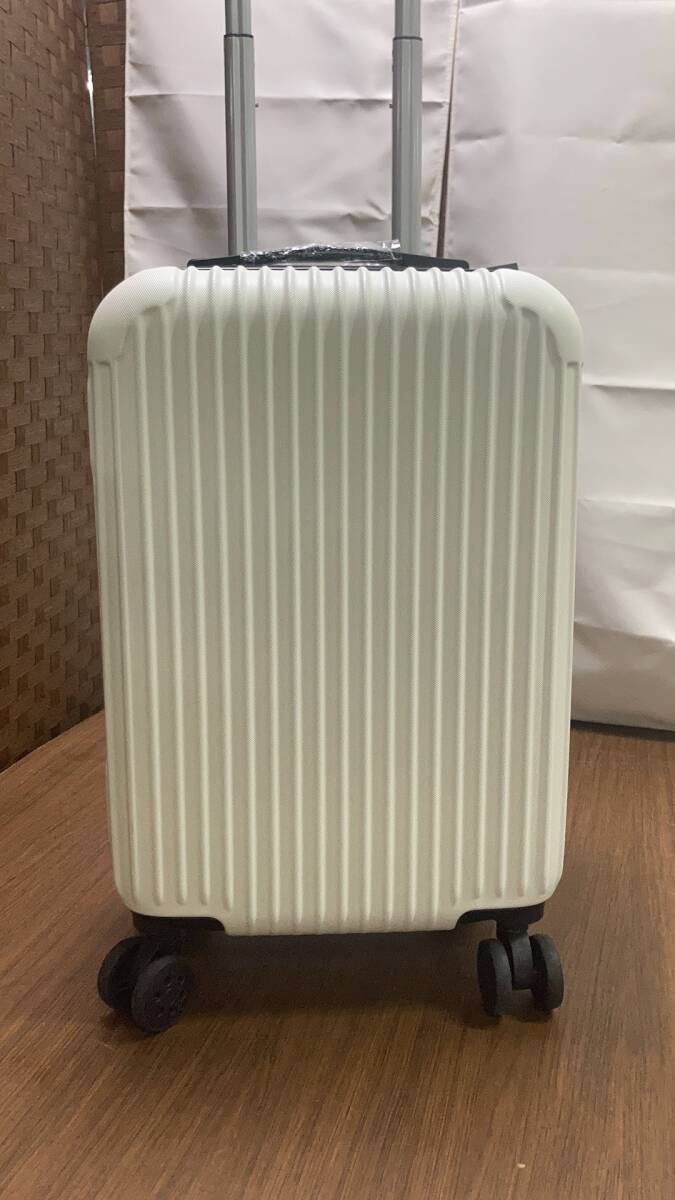 スーツケース　Sサイズ　ホワイト　キャリーバック　キャリーケース　SC101-20-WH_画像1
