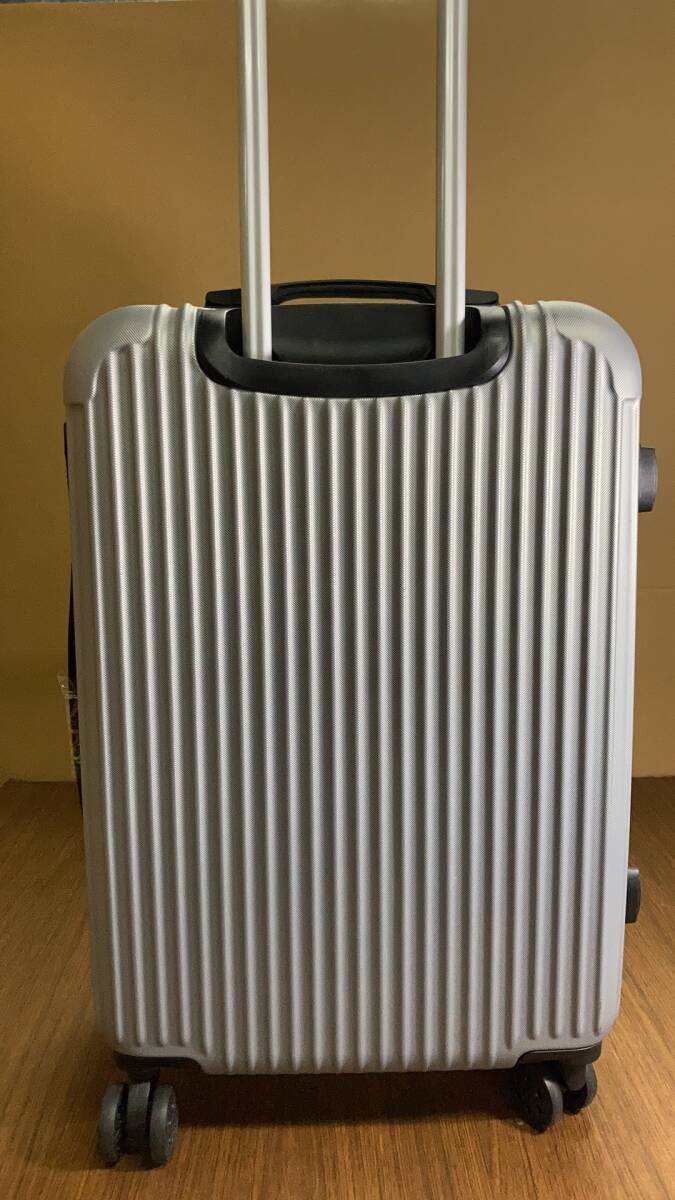 スーツケース　Mサイズ　シルバー　キャリーバック　キャリーケース　SC101-24-SV_画像2