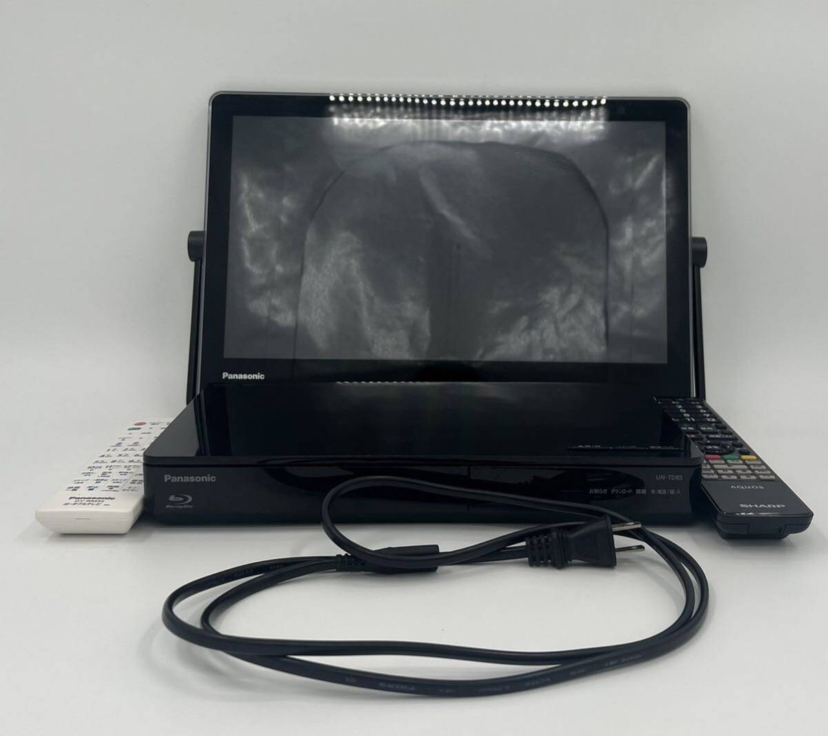 Panasonic パナソニック プライベートビエラ UN-15CTD8D UN-TD8S 2018年製 ポータブルテレビ ブルーレイディスクプレーヤーの画像1