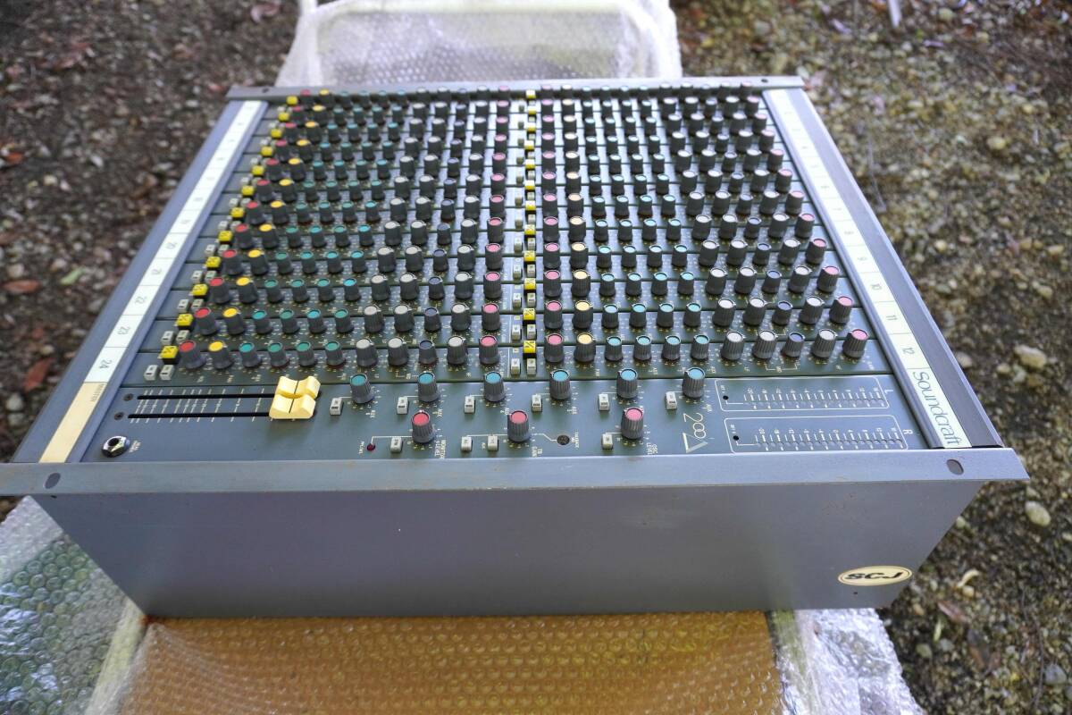 Soundcraft 200 Delta (24 channel mixer )