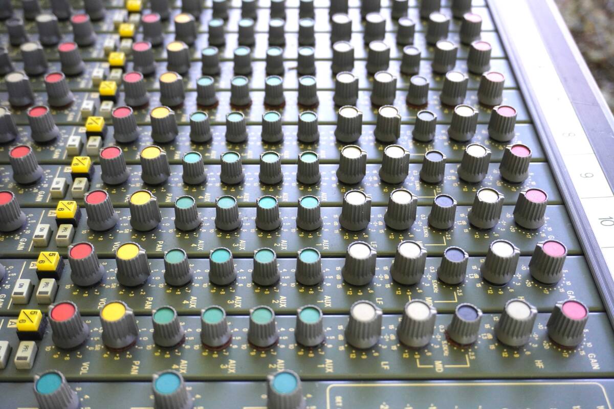 Soundcraft　200デルタ（24チャンネルミキサー）_画像10