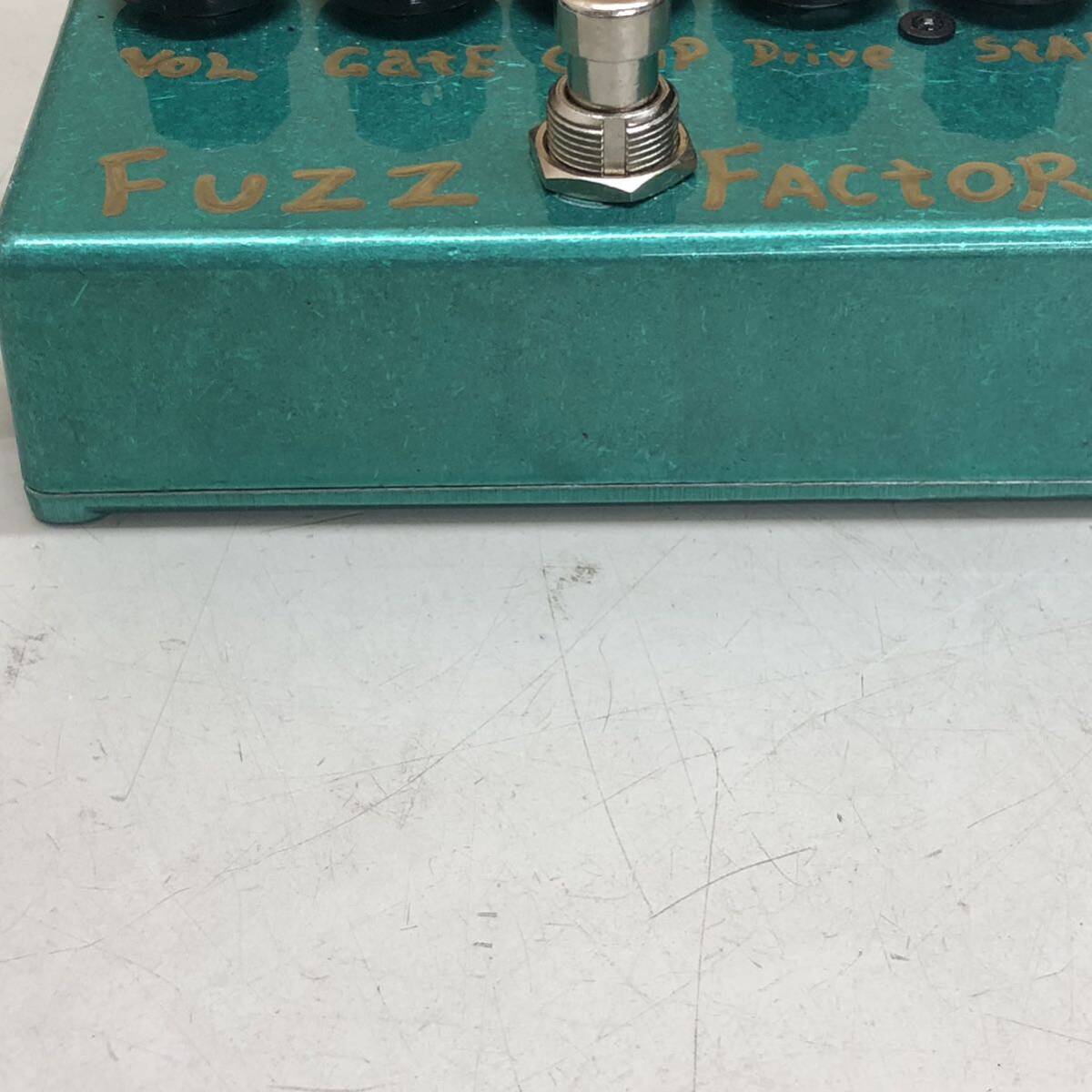 108 FUZZ FACTORY グリーン 中古 通電のみ確認済み ギター エフェクター の画像2