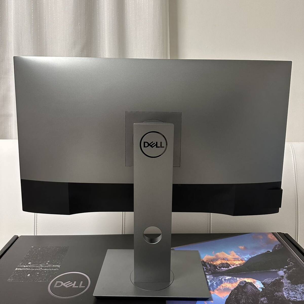 【美品】Dell U2720QM 27インチ 4K モニター　ディスプレイ　IPS非光沢　縦横回転・高さ調整　DCI-P3 95% VESA DisplayHDR 400