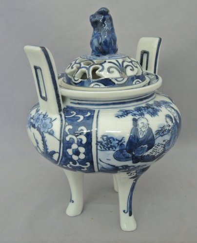  Kutani ....15.5cm blue and white ceramics height .. person censer Kutani .... kiln used beautiful goods also box angle luck 