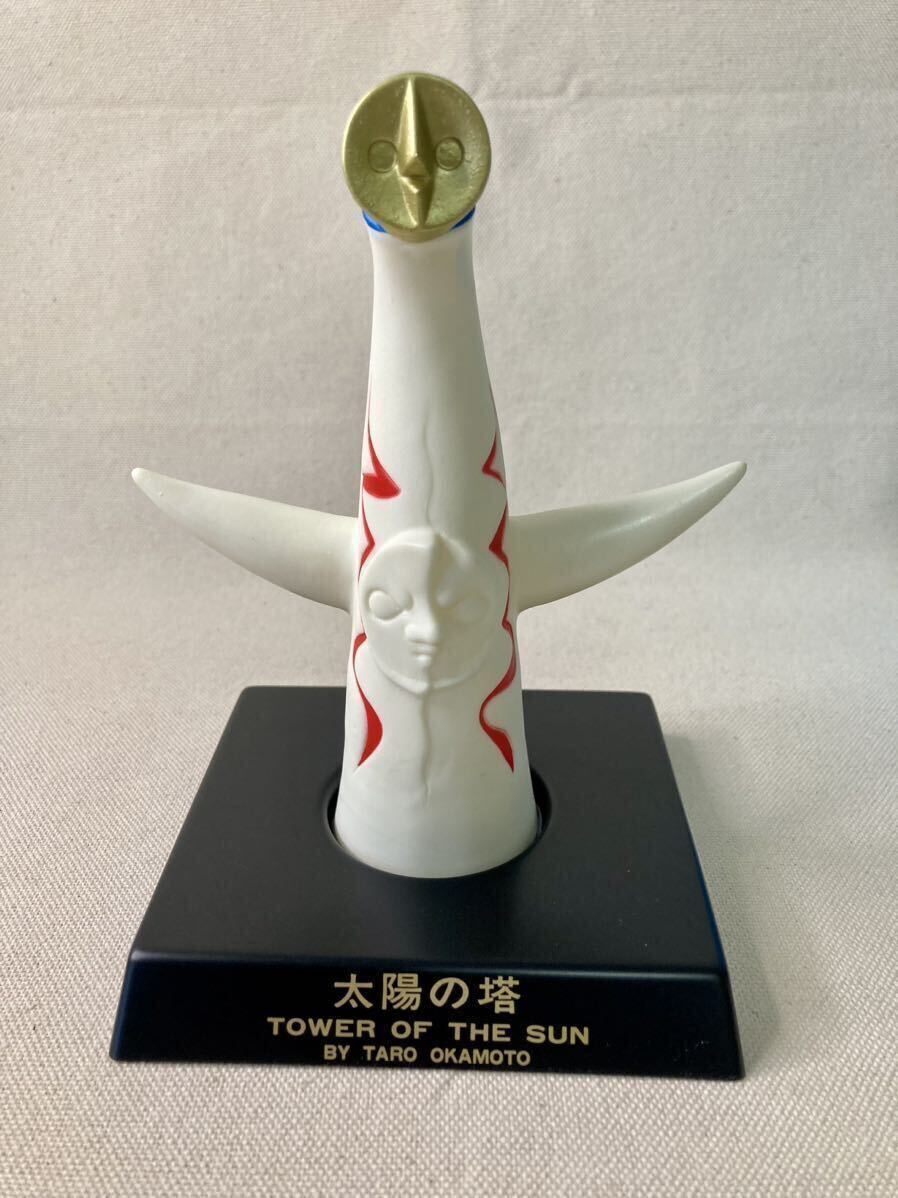  sun. . Okamoto Taro figure resin made EXPO Showa Retro Osaka ten thousand .
