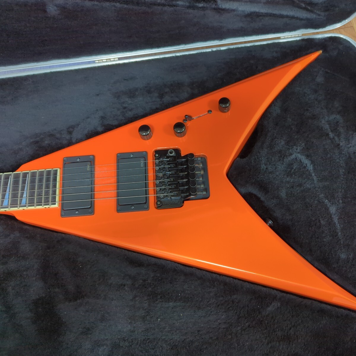 【即決送料無料】激レアカラーのオレンジ！jackson custom shop製 KV2 made in USA_画像2