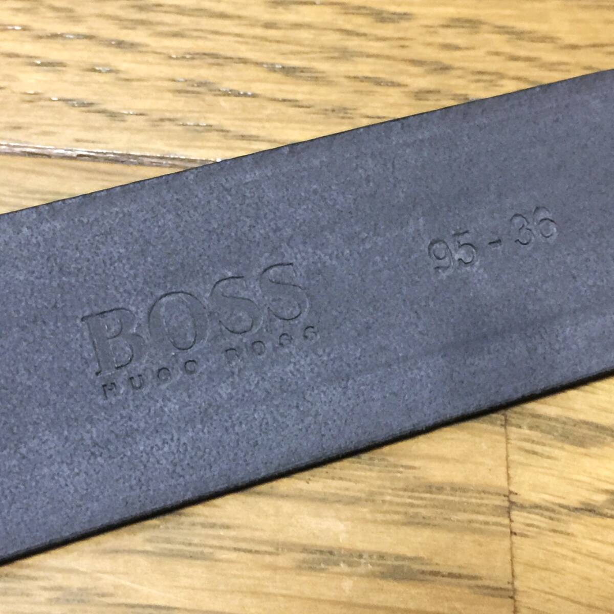 美品 HUGO BOSS ヒューゴボス 豪華 メダリオン装飾 ハンドメイド 牛革 カーフレザー ドレス ベルト メンズ 95-36 W92-102 ダークブラウン_画像8