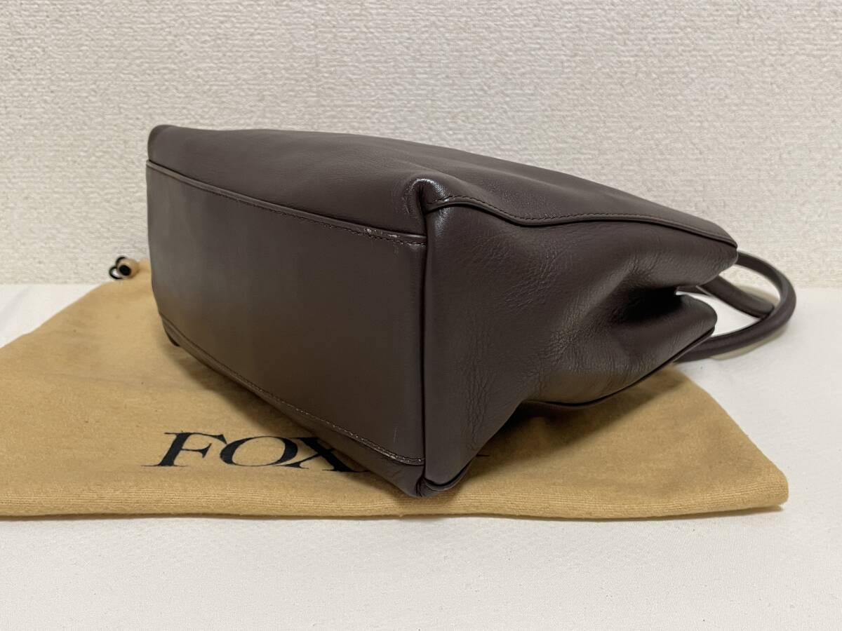 イタリア製 高級 FOXEY フォクシー 本革 レザー ハンドバッグ ダークブラウン 茶 保存袋付き レディース_画像5