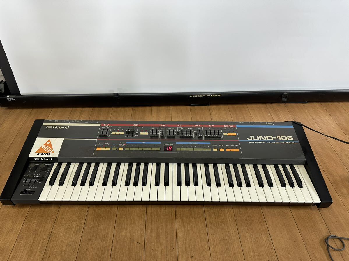 Roland ローランド JUNO-106 現状品　通電のみ済み　動作未確認　ジャンク_画像1