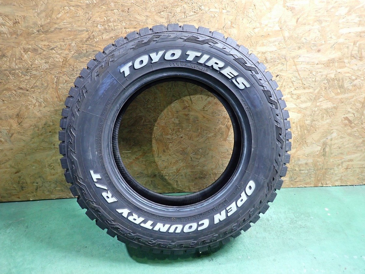 RK3649【送料無料185/85R16 105/103LT】1本 トーヨータイヤ オープンカントリーR/T 2023年製 中古夏タイヤ ジムニー《即決あり》_画像2