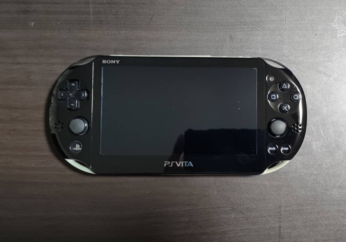 PSvita+16GBSD+ケース+ソフト3本セット_画像1