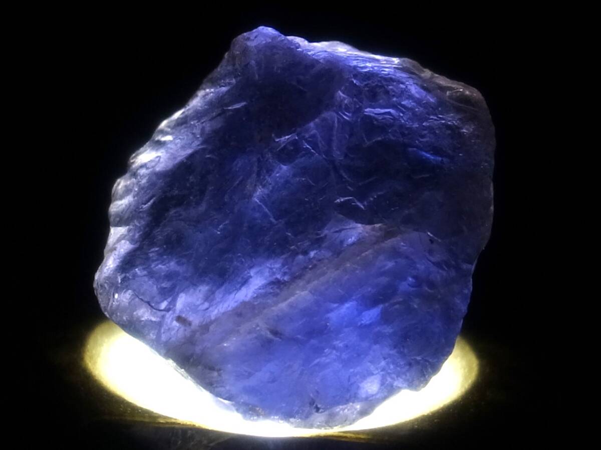 20.73ct 新品・鮮明な多色性石・非加熱未処理で大粒サイズ・透明感のある上質な宝石品質・天然アイオライト（菫青石）原石 マダガスカル産_上質のサファイヤブルーに見えます。 