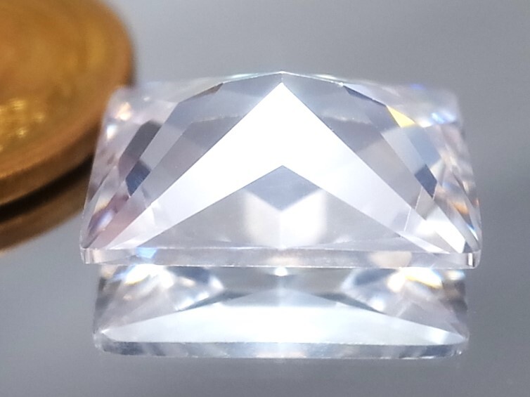 18.61ct 15ｘ11㎜up バケットプリンセスカット・特大キュービックジルコニア 人の手が一切触れていない完全未使用新品_画像8