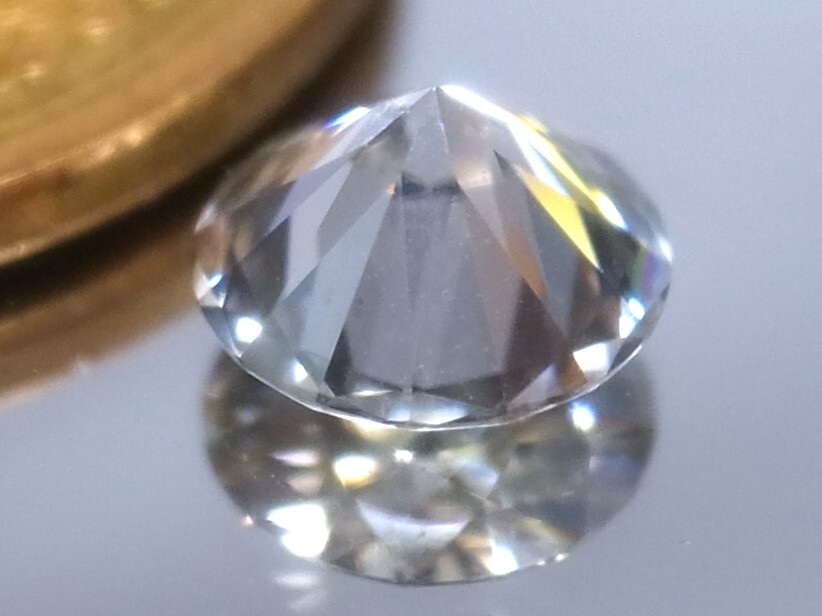 0.92ct e 新品・希少石・地球上で天然ダイアモンドの次に硬い石　モース硬度9.5 合成モアッサナイト_画像7