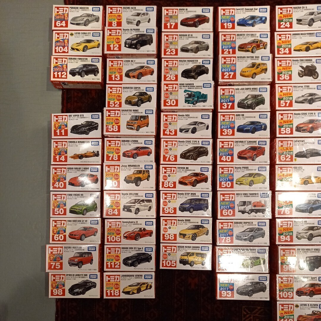 トミカ(初回特別仕様)108台 2013～2024年ランダム フェラーリ ランボルギーニ GT-R GR NSX タイプR 高機動車 ジムニー ランクル 等ミニカー_画像3