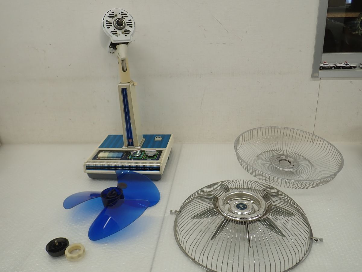 D546-160A 当時物  SANYO サンヨー 扇風機 EF-6LW ブルー3枚羽根 30cm Oscillating Fan 1978年 三洋電機 昭和レトロ 直接引き取り歓迎の画像2