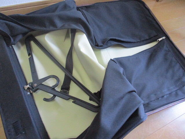 ■【新品】マルエム松崎 HARDY AMIES ガーメントバッグ スーツケース ショルダーバッグ 旅行鞄_画像4