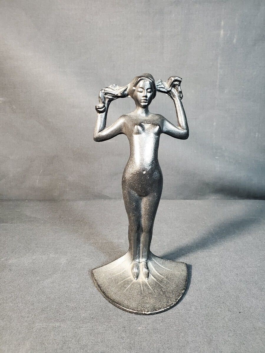 5/10a13.. Taro .. image ..... light credit union ..30 anniversary commemoration goods sculpture house sisters image objet d'art Hokkaido ... large . height approximately 25cm book end 