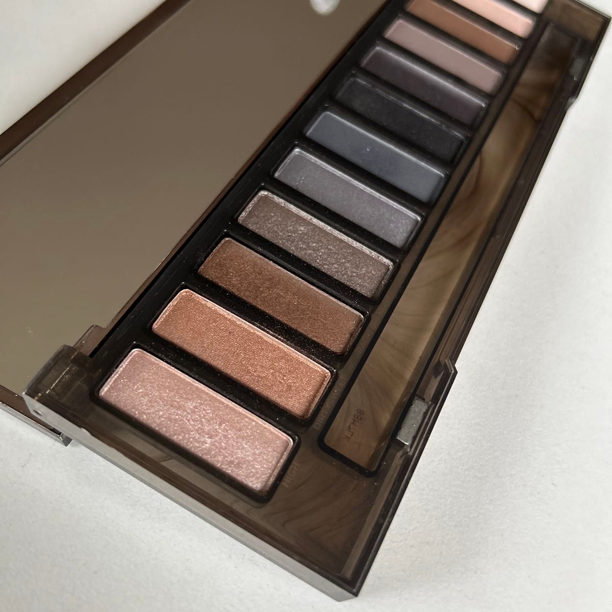 アーバンディケイ ネーキッド スモーキー アイシャドウパレット グレー マット URBAN DECAY NAKED SMOKY