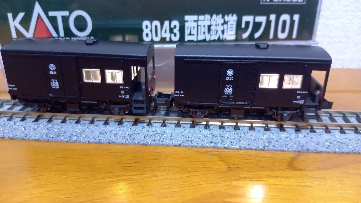 KATO 貨車 西武鉄道ワフ101 室内灯貨物室側テールライト追加加工模型 KATO 貨車 西武鉄道ワフ101 室内灯(電球色) 貨物室側テール
