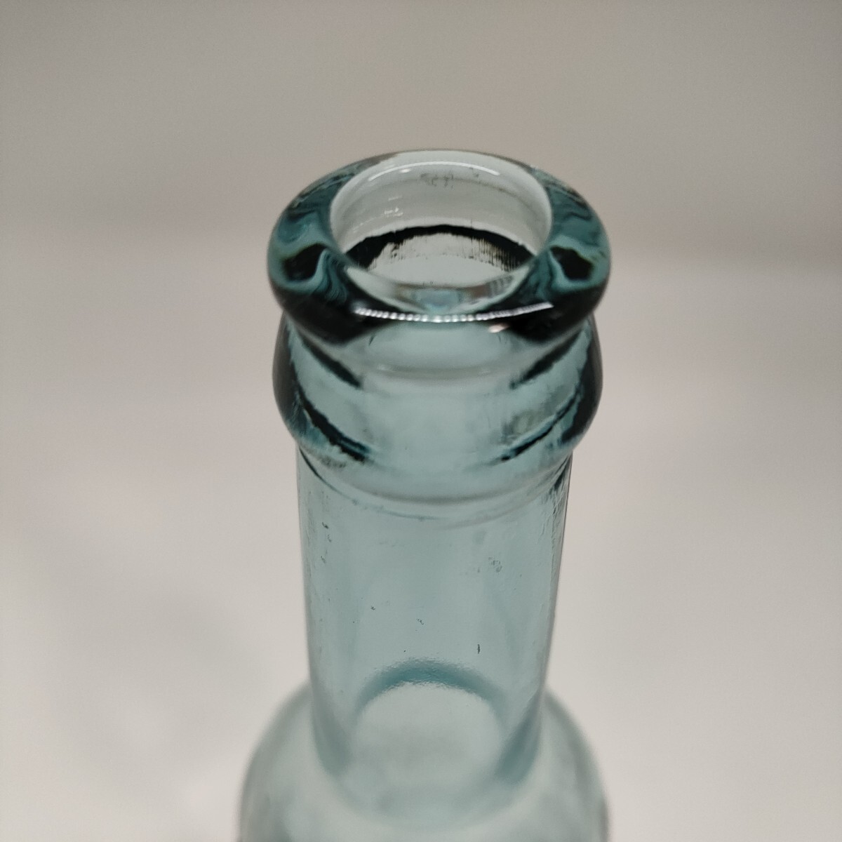 キッコーマン 空ビン 360ml ガラス瓶 昭和レトロ アンティーク 展示用に ガラス瓶 洗浄清掃済 空き瓶 空瓶 水色_画像8