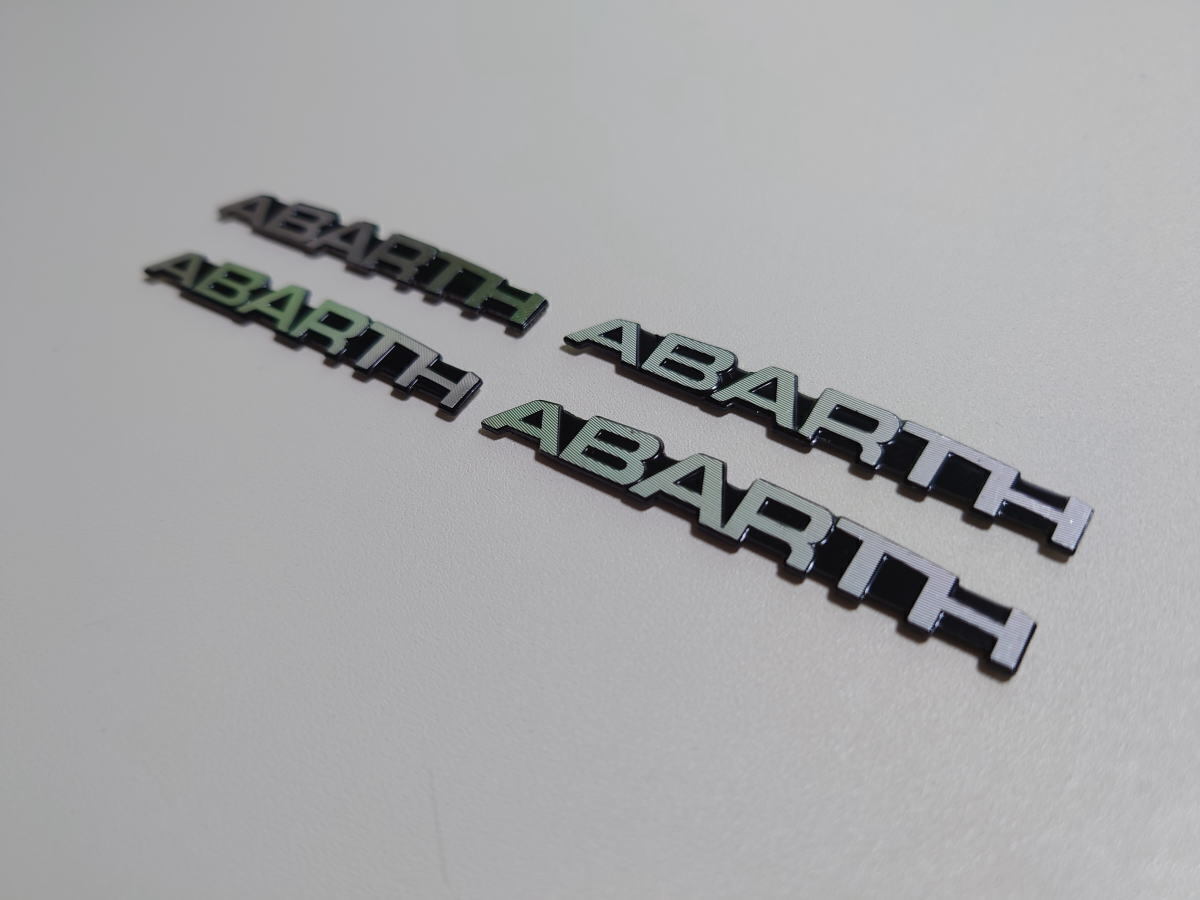 フィアット アバルト(ABARTH) 3D アルミニウム 文字ロゴタイプ ミニ ステッカー バッジ 4枚セット
