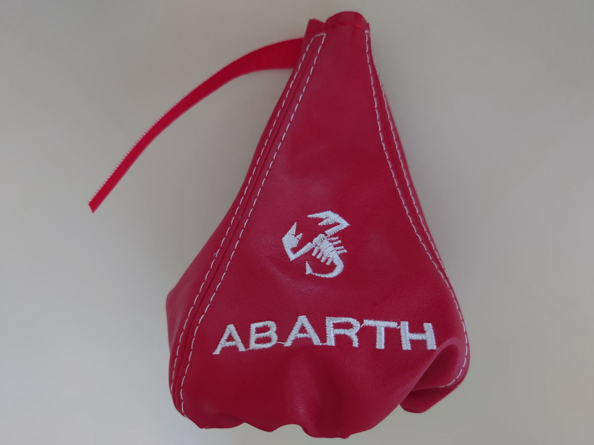 [1点のみ]フィアット アバルト ABARTH ホワイト刺繍ロゴ入り レザーシフトブーツ 本体：赤 白ステッチ_画像1