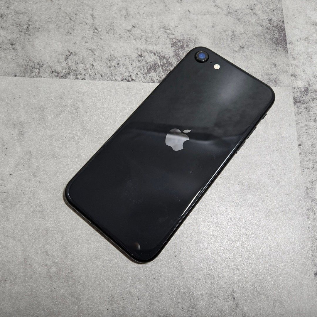 【美品】iPhone SE2 ブラック 64GB SIMフリー 本体 新品電池