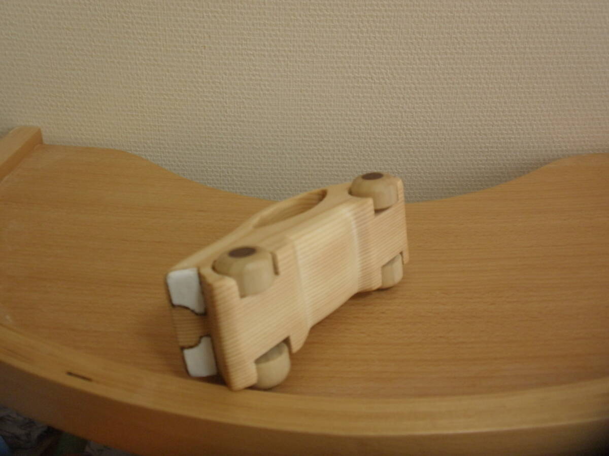  woodworking author. I (..). made 908 number eyes. work ( work name of product : original car )..
