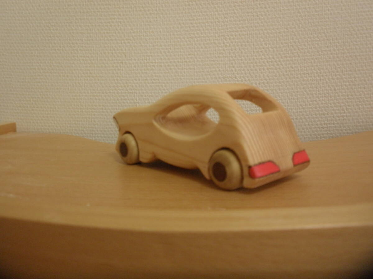  woodworking author. I (..). made 908 number eyes. work ( work name of product : original car )..