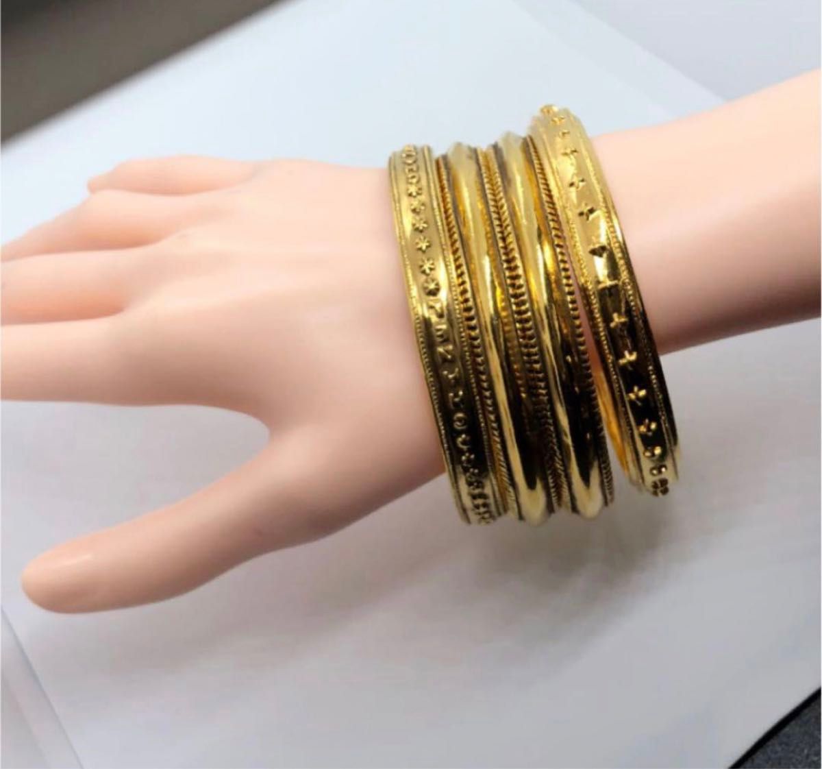 美品 CHANELシャネルバングル 4連 豪華 ゴールド|Yahoo!フリマ 美品 CHANELシャネルバングル 4連 豪華 ゴールド|Yahoo!フリマ