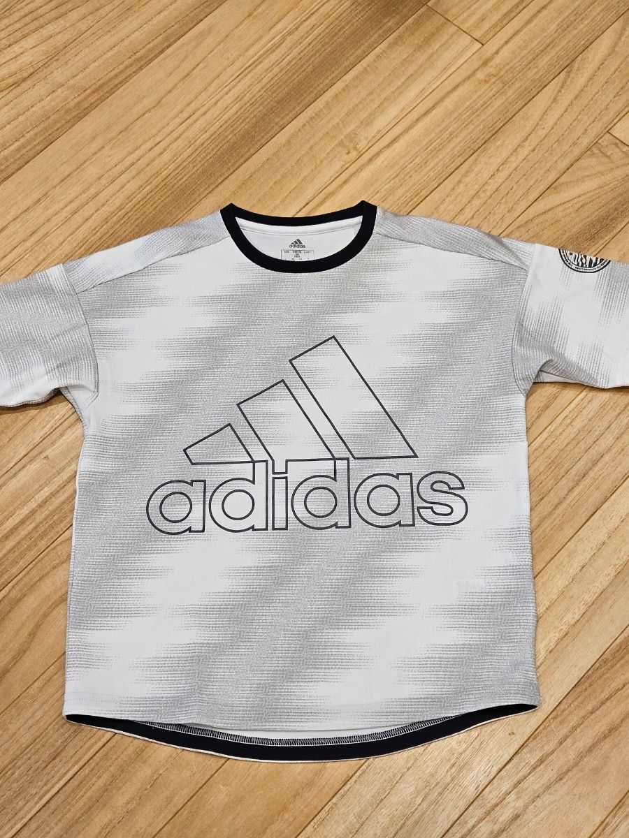 adidas Tシャツ　半袖　アディダス　150