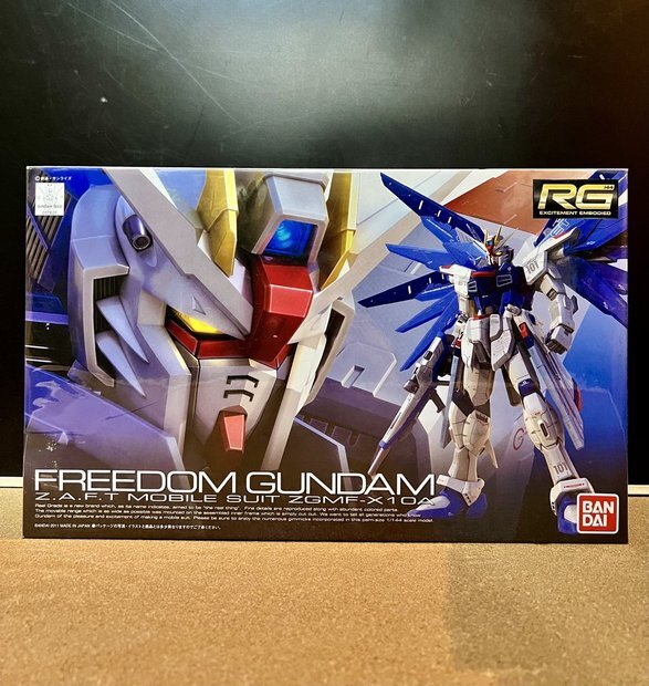 ＲＧ１／１４４　フリーダムガンダム　（検：新機動戦記ガンダムＳＥＥＤ　ＧＵＮＤＡＭ　ガンプラ　ガンダムベース　バンダイ_画像1