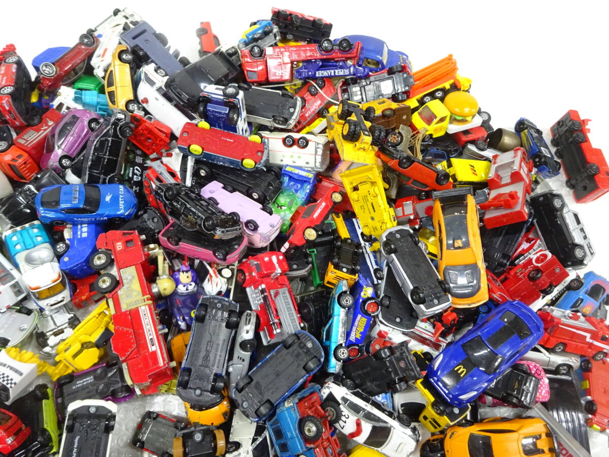 【50%OFF】 Yahoo!オークション - 約 ミニカーなど大量セット トミカ TOMICA その他
