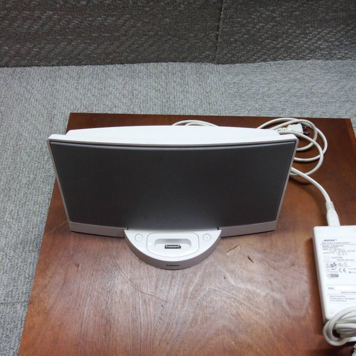 TA80 BOSE/ボーズ SoundDock Portable digital music system iPod専用サウンドシステム スピーカー 動作未確認_画像3