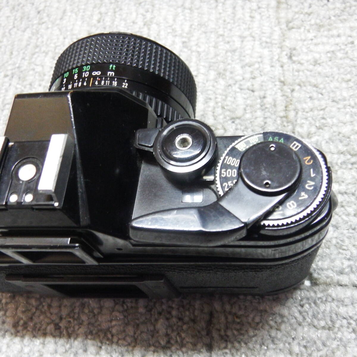 TA82 Canon キヤノン AE-1 フィルムカメラ 一眼レフ / レンズ FD 50mm 1:1.8_画像7