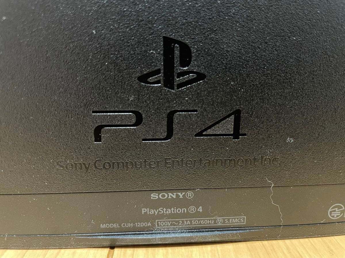 PS4PlayStation4本体箱無しとコントローラーHDMIコードと4作品。最近迄使用していました。動作は大丈夫です。