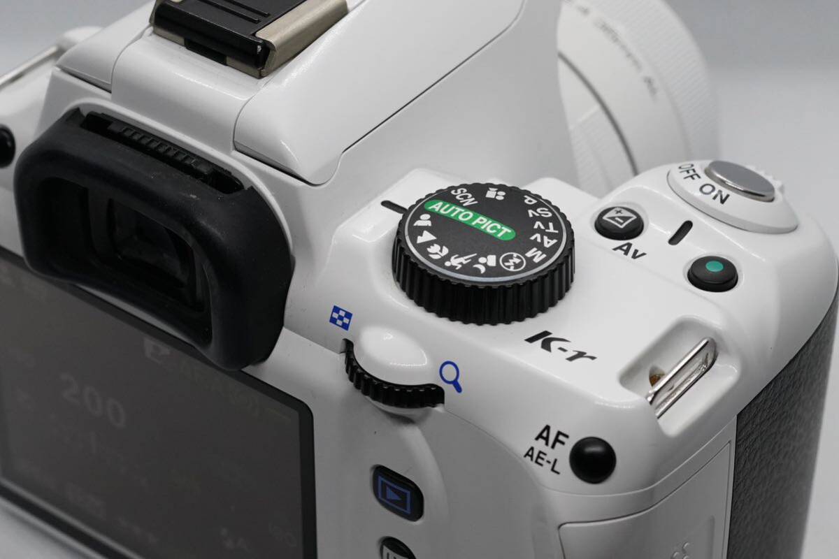 ★中古★PENTAX K-r ホワイト　ペンタックス　訳あり　レンズ付き_画像3