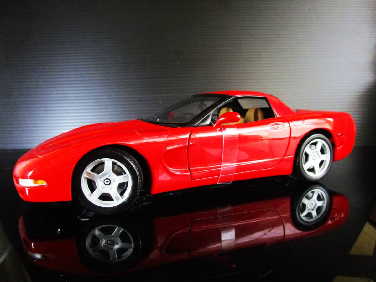 ☆希少☆極上品☆UT 1/18 CHEVROLET CORVETTE シボレー コルベット C5 ☆磨き処理済☆ギミック開封品☆_3Ｍコンパウンドにて磨き処理済！！