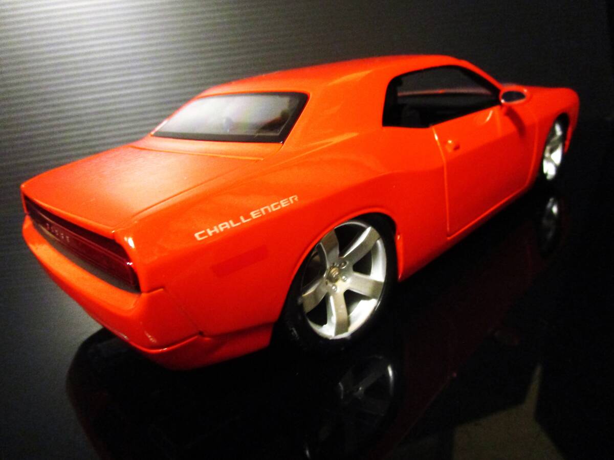 ☆極上☆カスタム品☆Maisto 1/18 2006 Dodge Challenger Concept HEMI ダッジ チャレンジャー コンセプト☆ボディ・コーティング処理済☆_画像7